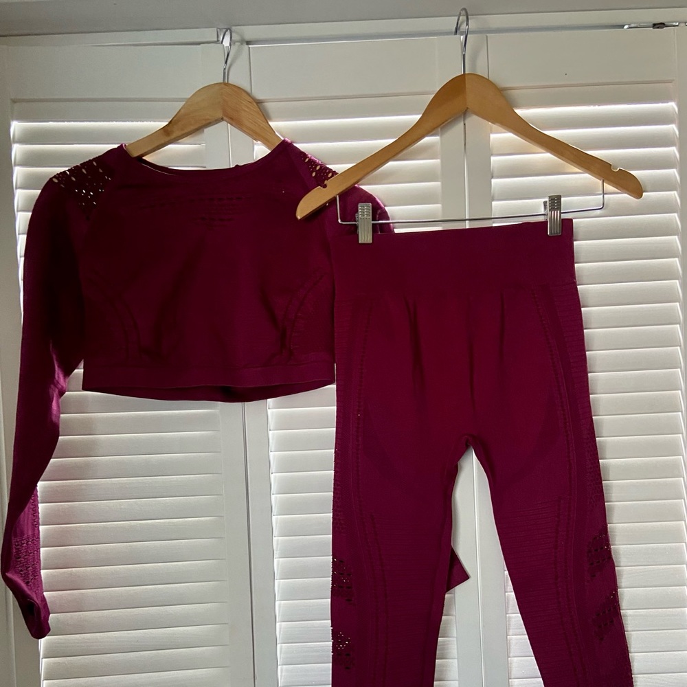 No brand set. - Picture 2 of 2